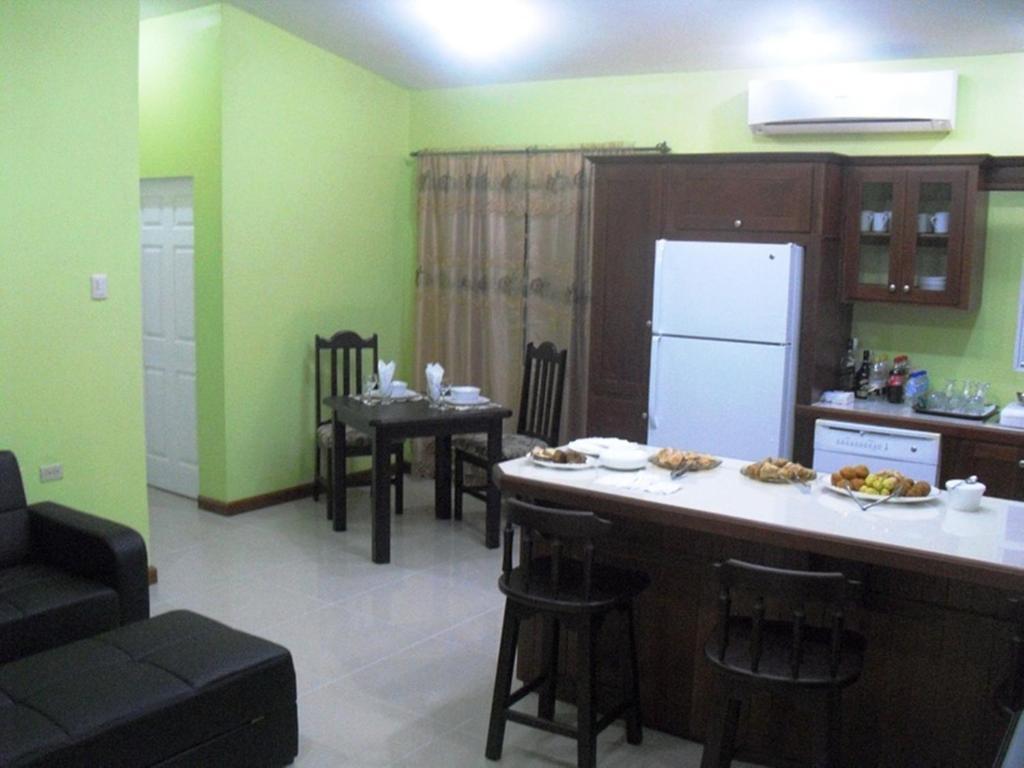 Piarco Village Suites Luaran gambar
