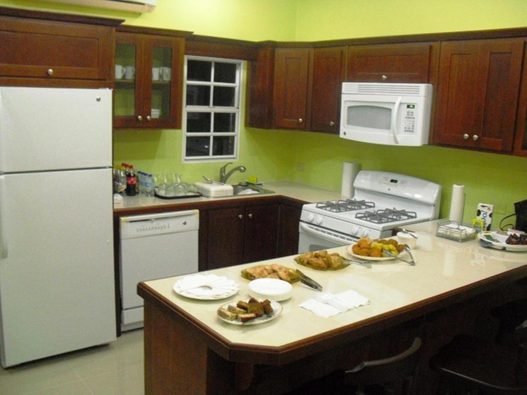 Piarco Village Suites Luaran gambar