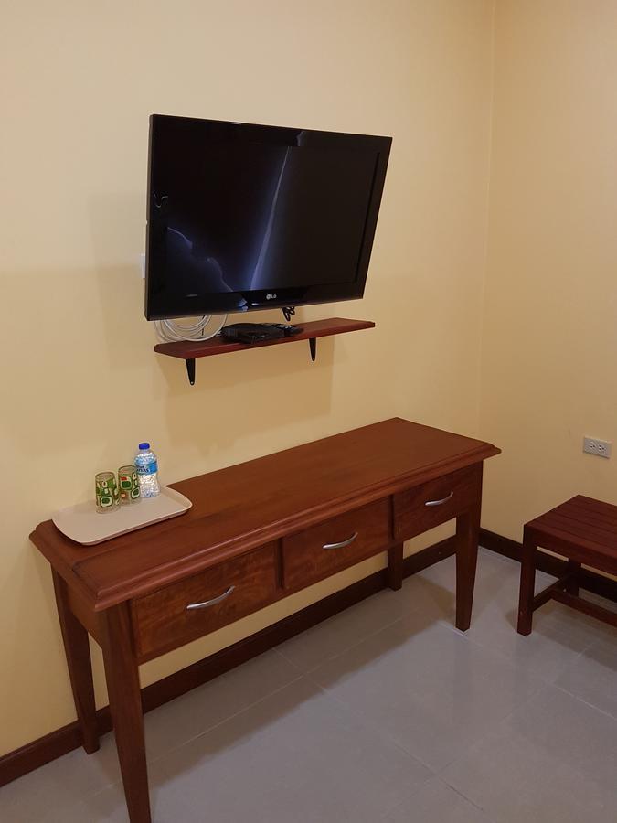 Piarco Village Suites Luaran gambar