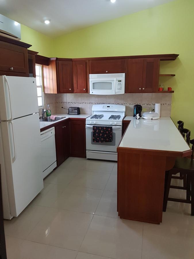 Piarco Village Suites Luaran gambar