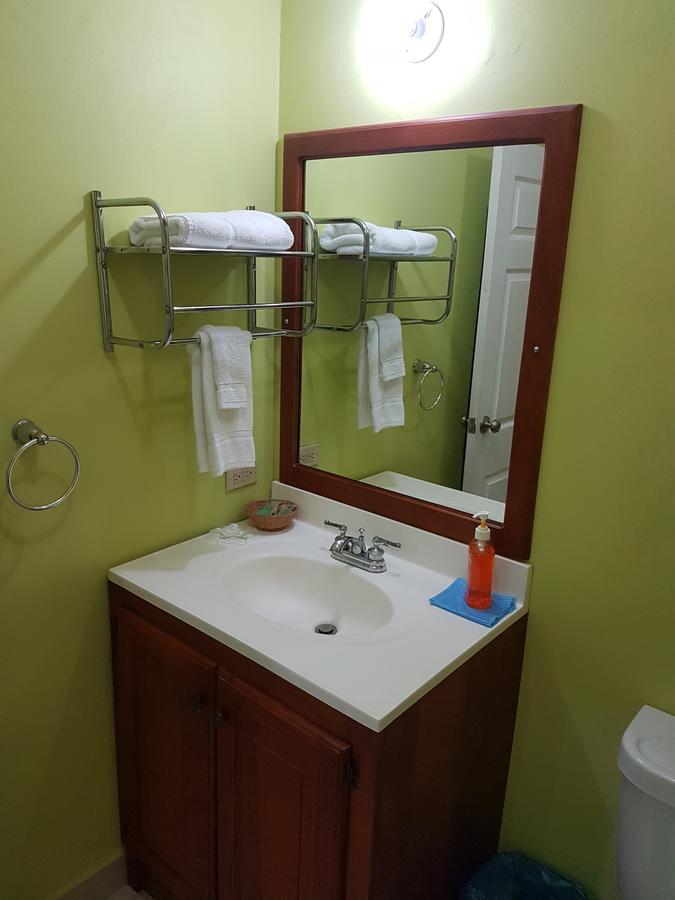 Piarco Village Suites Luaran gambar