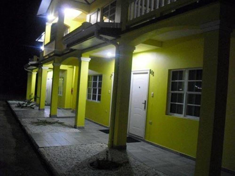 Piarco Village Suites Luaran gambar